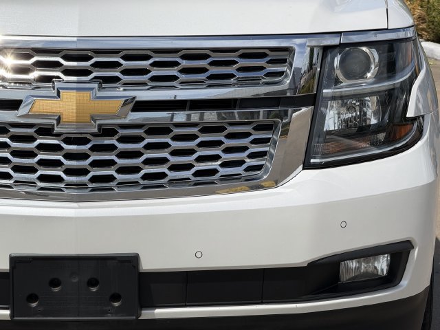 Used 2018 Chevrolet Suburban LT RWD image 4