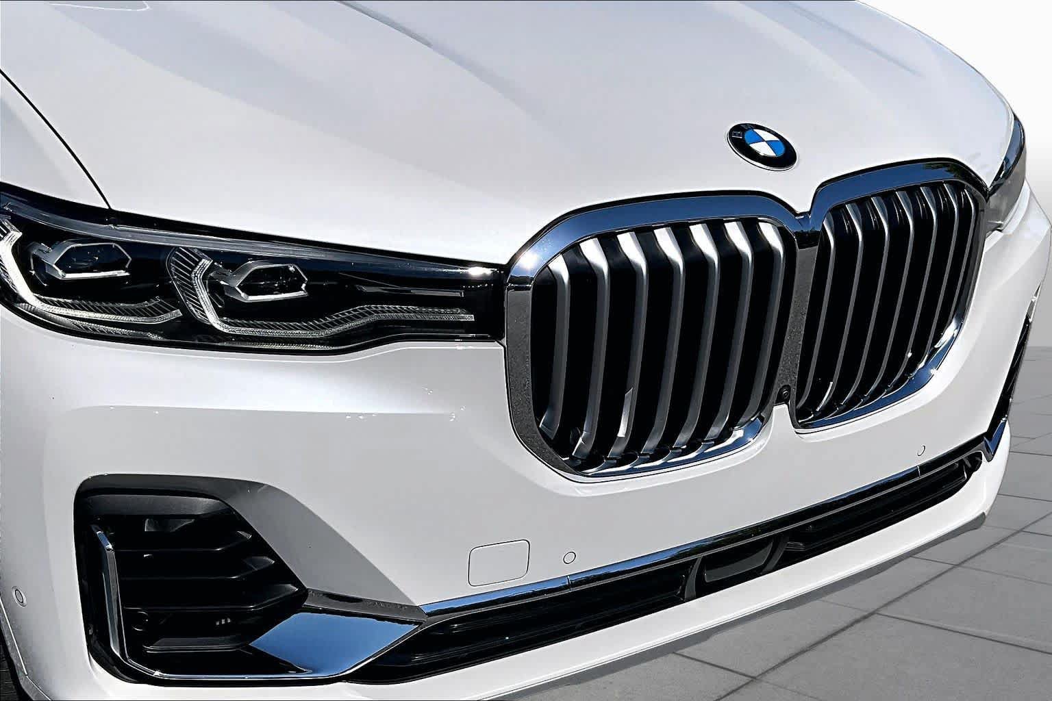 Used 2022 BMW X7 xDrive40i w/ Premium Package AWD/4WD image 32