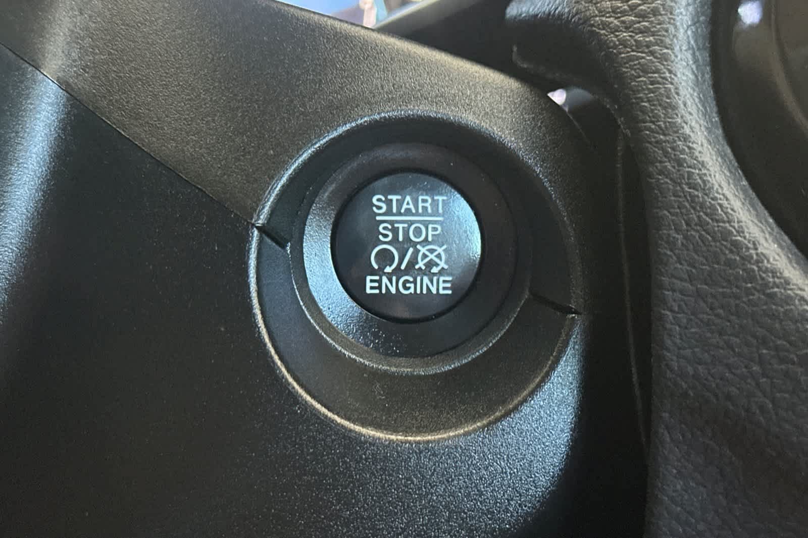 Used 2017 Jeep Compass Limited w/ Navigation Group AWD/4WD image 23