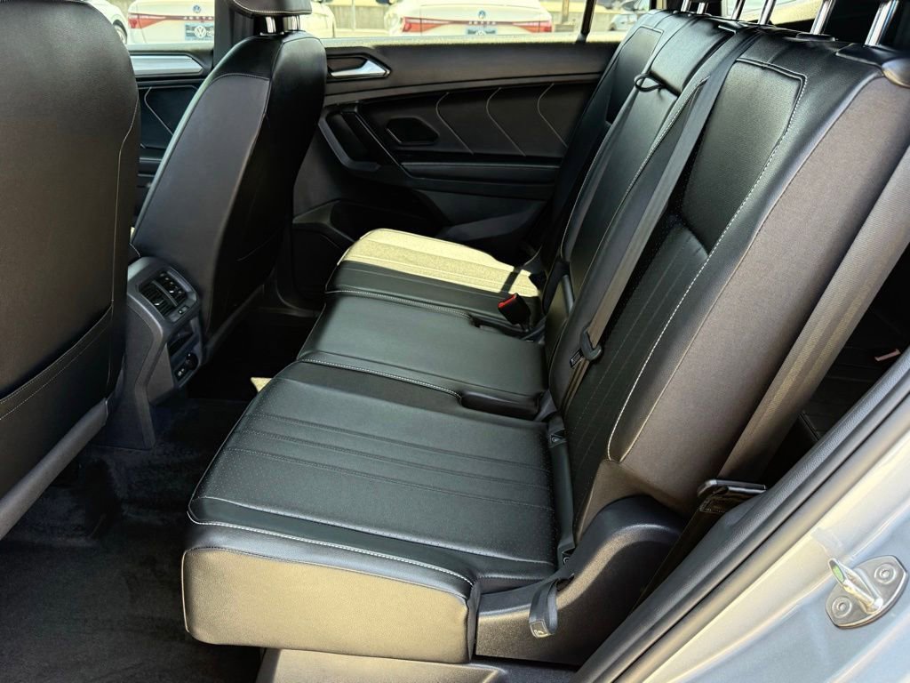 Used 2023 Volkswagen Tiguan SE R-Line FWD image 23