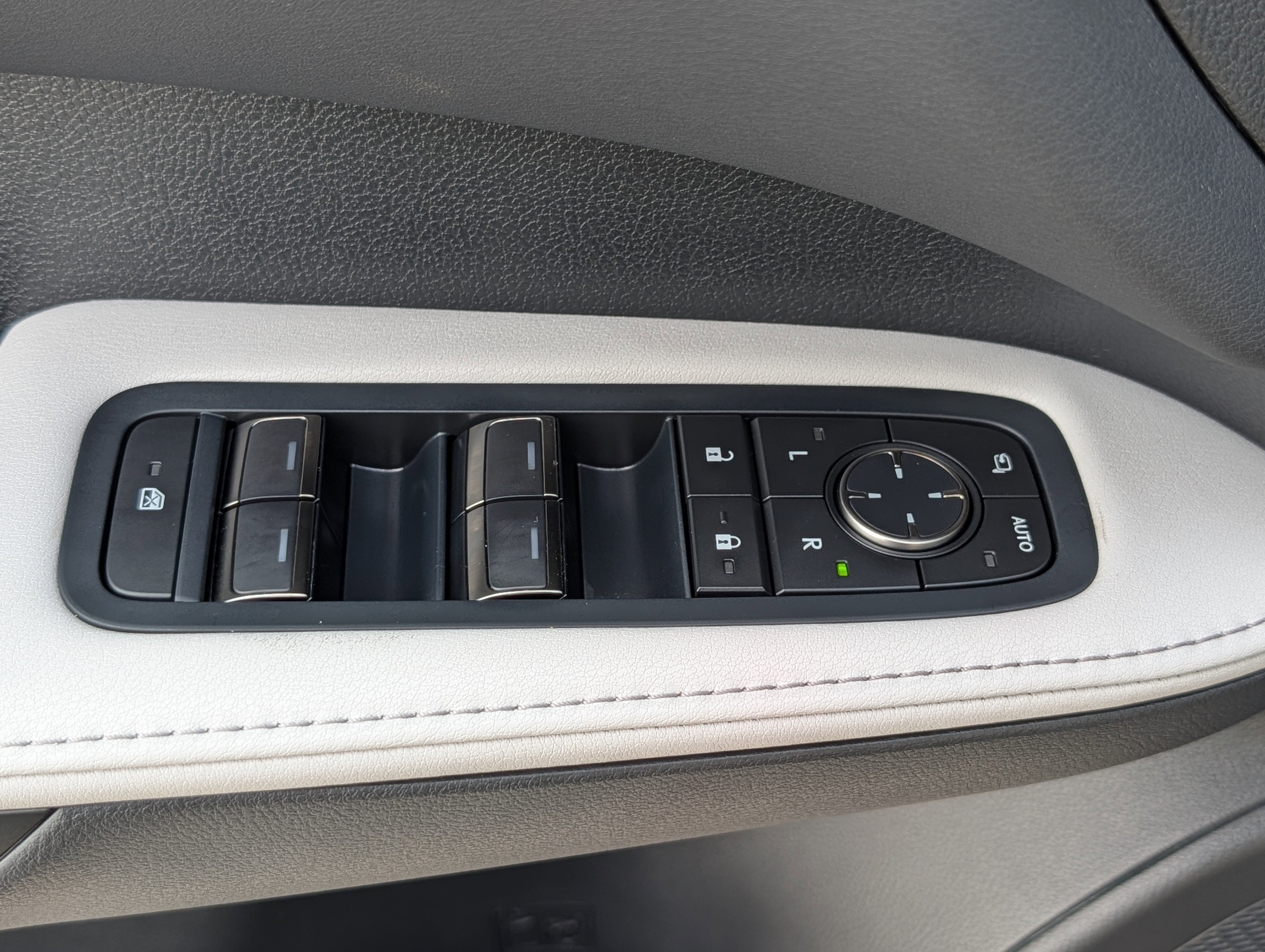 Used 2023 Lexus RX 350 Premium w/ Accessory Package image 20