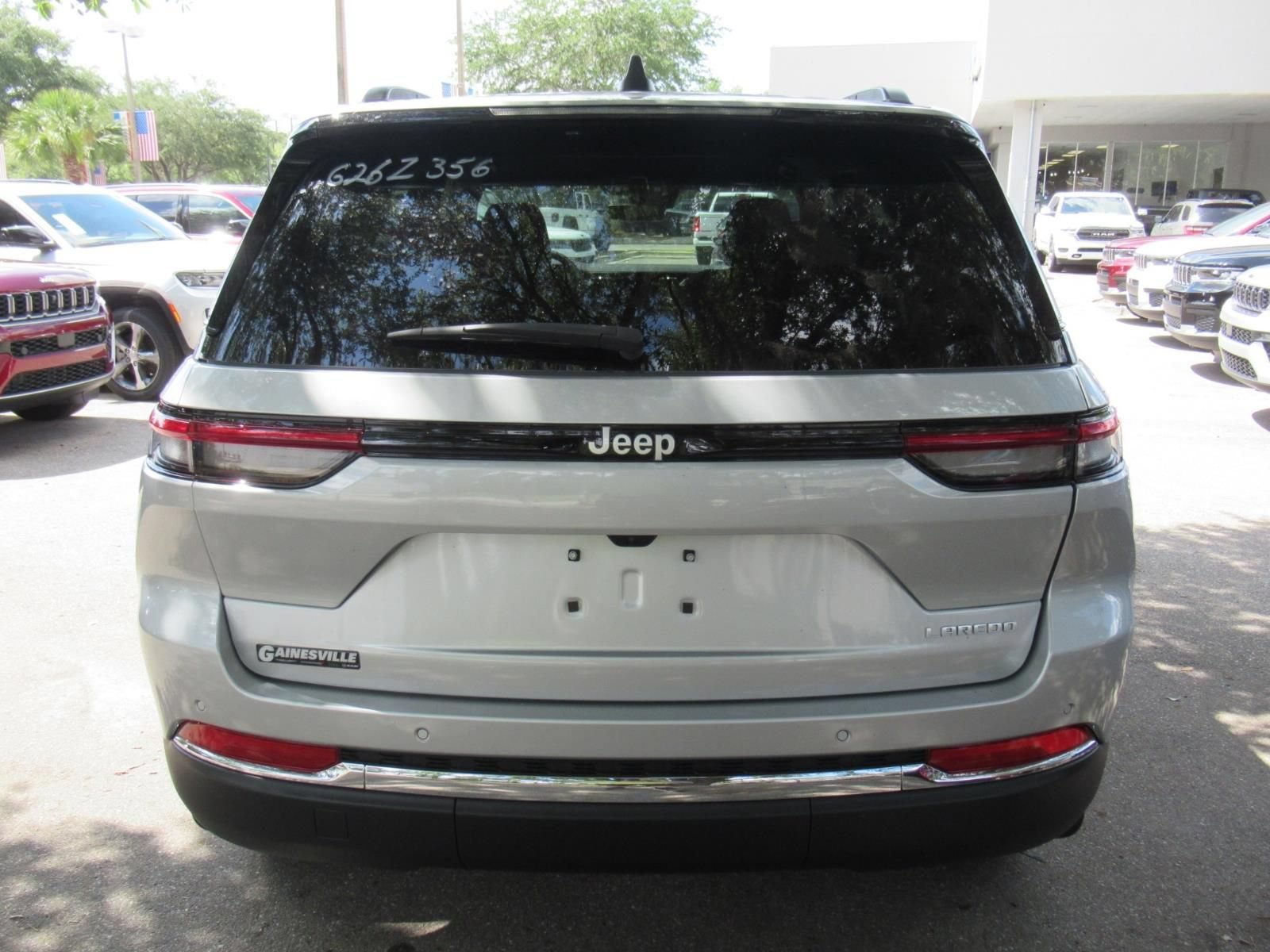 New 2026 Jeep Grand Cherokee Laredo w/ MOPAR Finishing Package RWD image 5