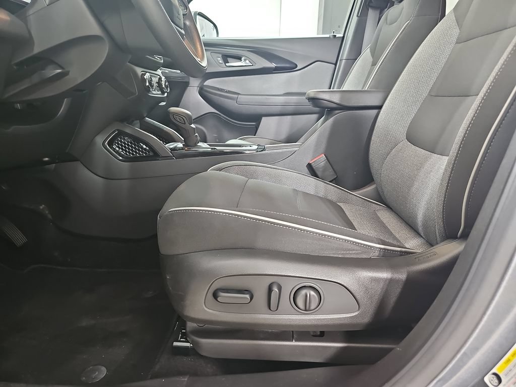 Certified 2021 Chevrolet TrailBlazer LT w/ Convenience Package FWD image 33