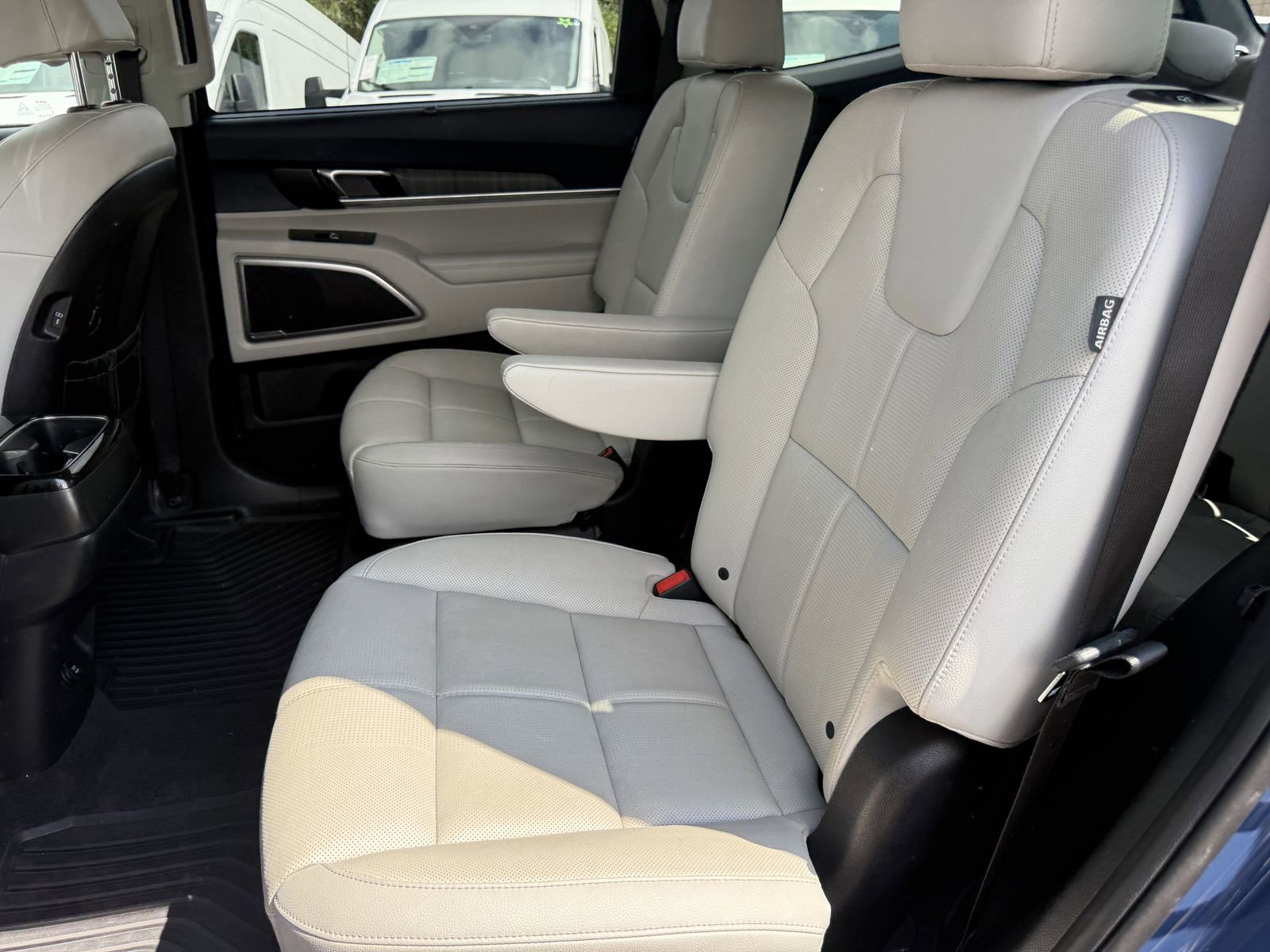 Used 2024 Kia Telluride EX w/ EX Captain's Chair Package AWD/4WD image 16