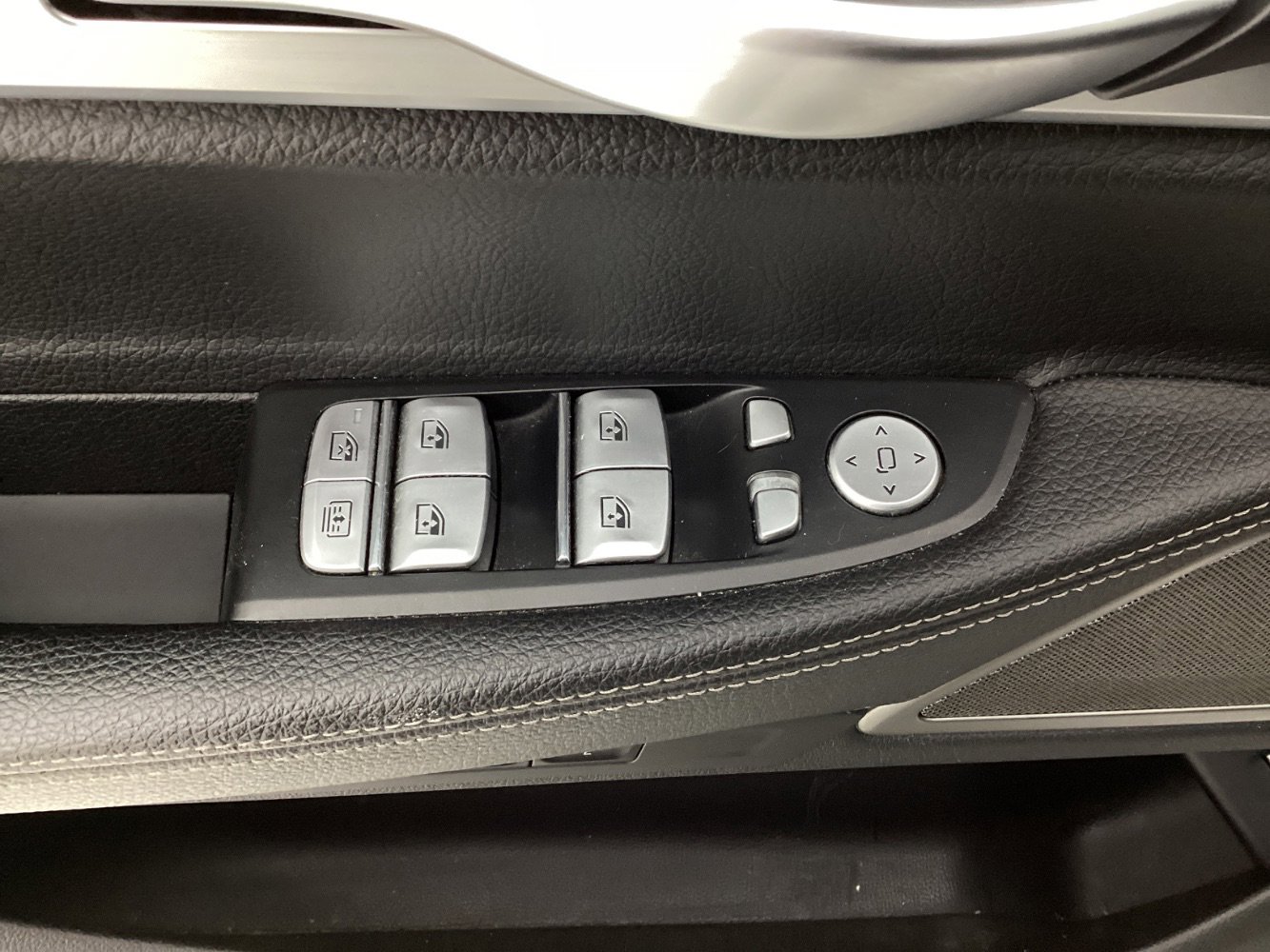 Used 2019 BMW 740i xDrive image 38