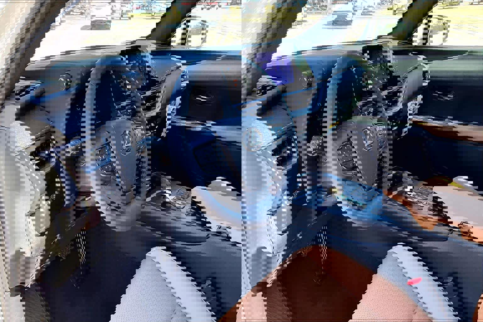 New 2026 Lexus UX 300h FWD image 10