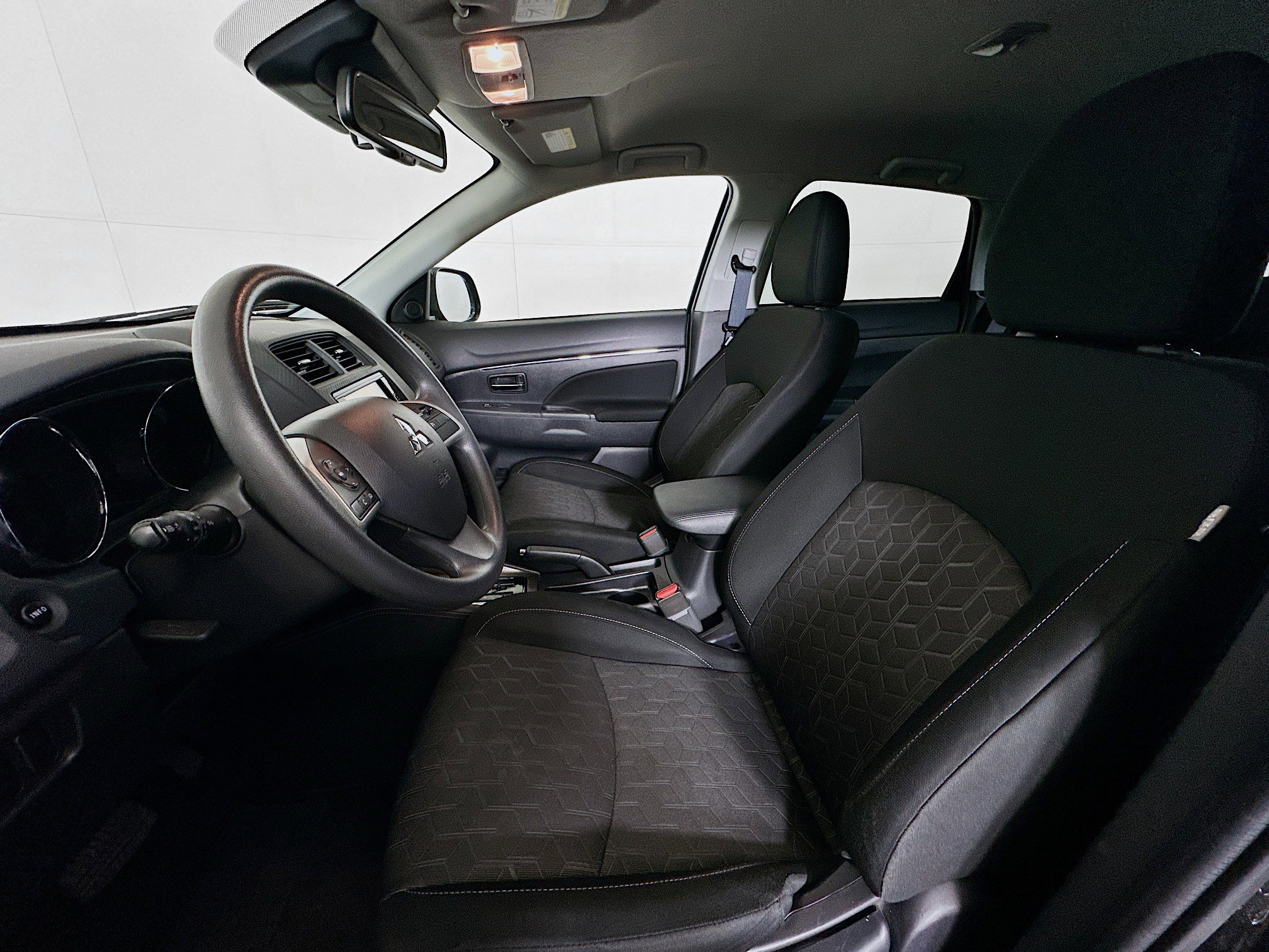 Used 2025 Mitsubishi Outlander Sport ES AWD/4WD image 13
