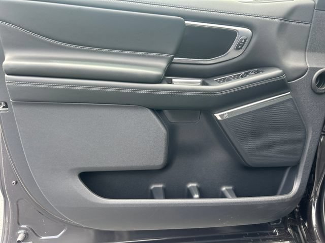 New 2027 Ford Expedition Platinum w/ Stealth Performance Package AWD/4WD image 11