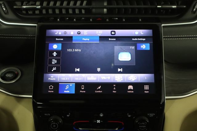 Used 2022 Jeep Grand Cherokee Limited AWD/4WD image 29