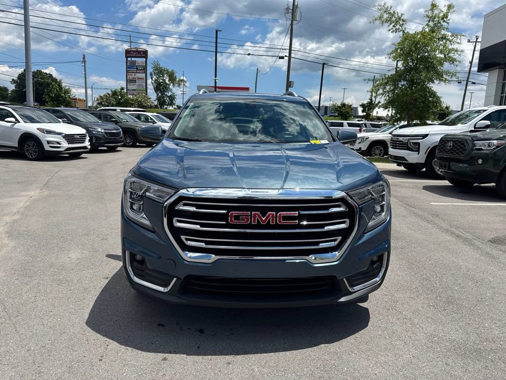 Used 2024 GMC Terrain SLT FWD image 2