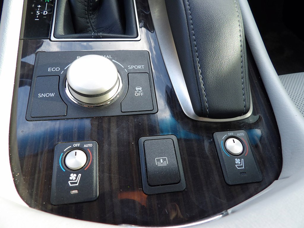 Used 2014 Lexus LS 460 Luxury w/ Comfort Package image 26