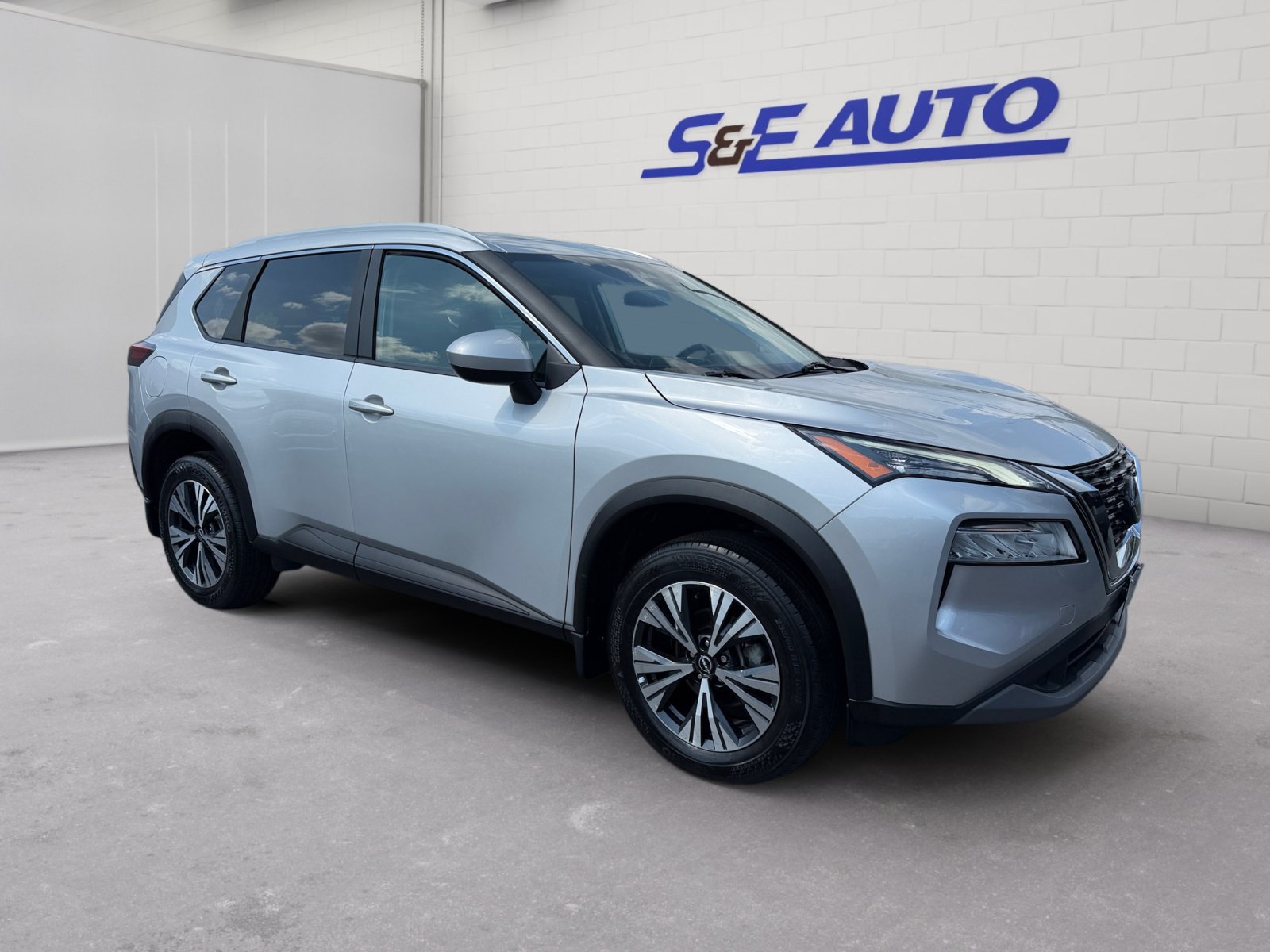 Used 2023 Nissan Rogue SV w/ SV Premium B Package AWD/4WD image 6