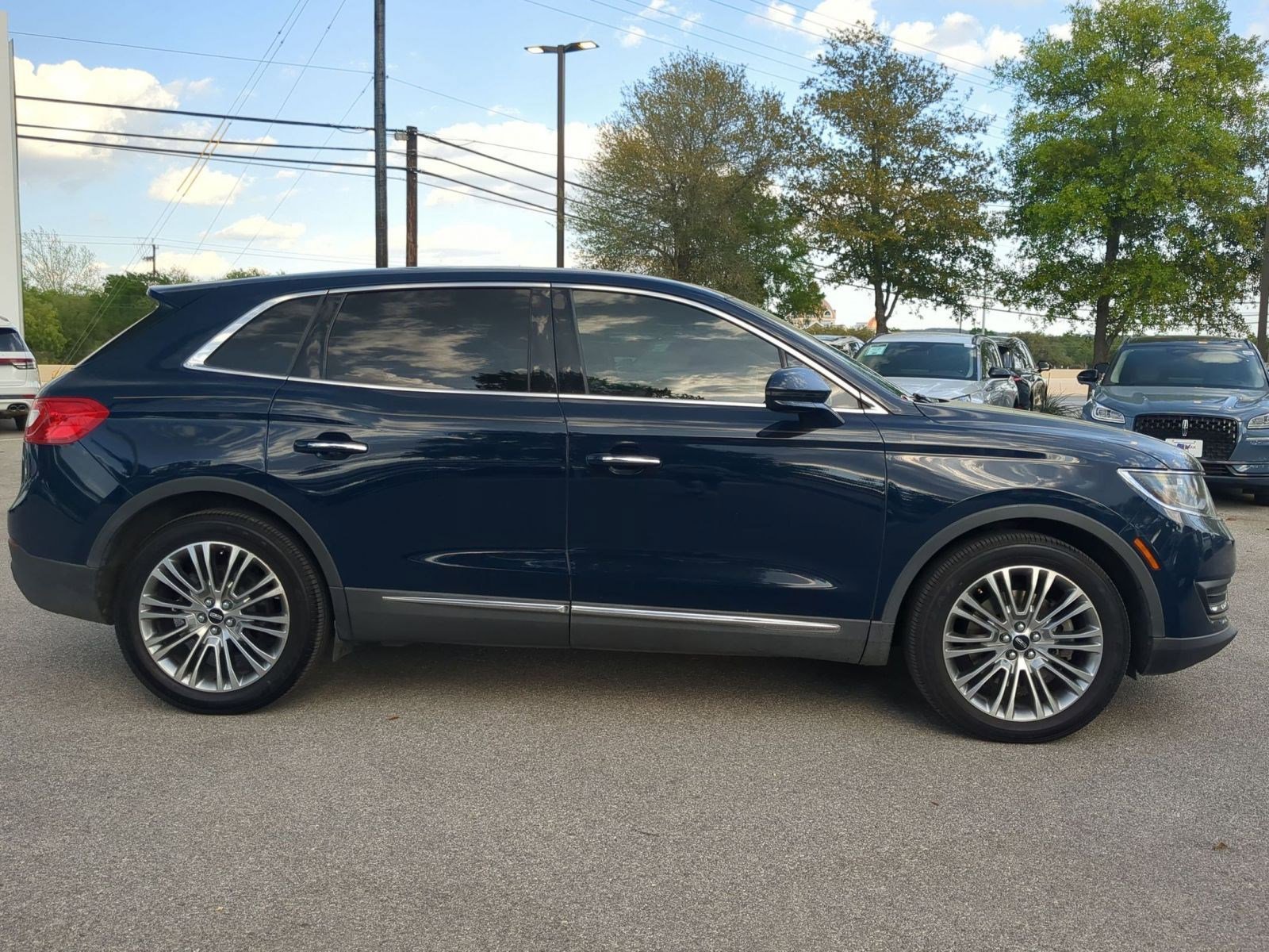 Used 2018 Lincoln MKX Reserve w/ Lincoln MKX Climate Package image 2