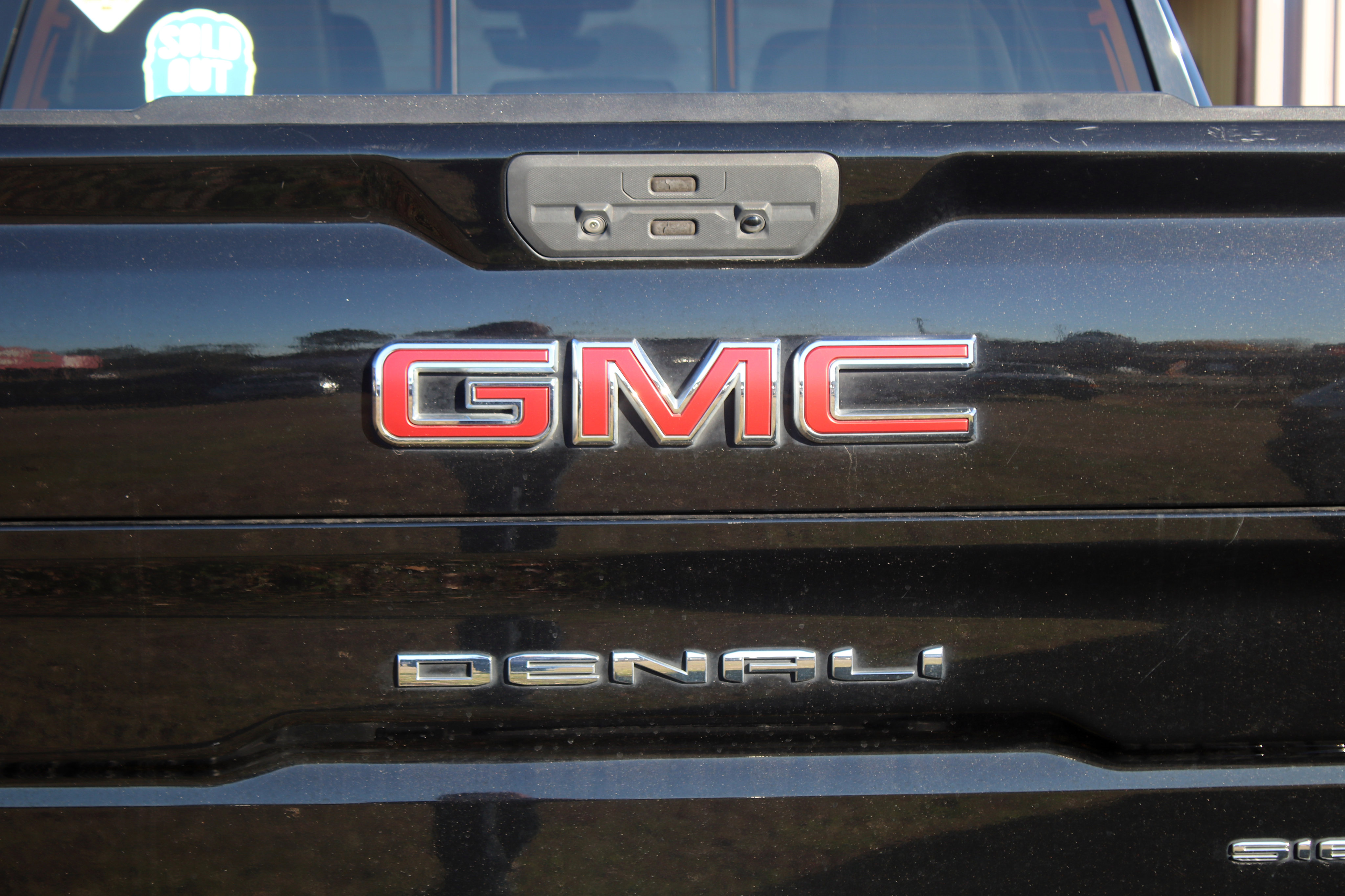 Used 2022 GMC Sierra 1500 Denali w/ Denali Reserve Package image 4