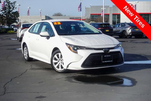 Certified 2023 Toyota Corolla LE image 2