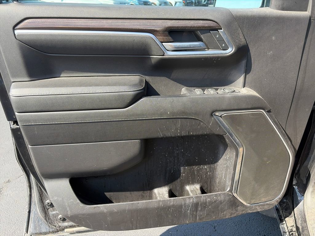 Used 2023 Chevrolet Silverado 1500 LT AWD/4WD image 16