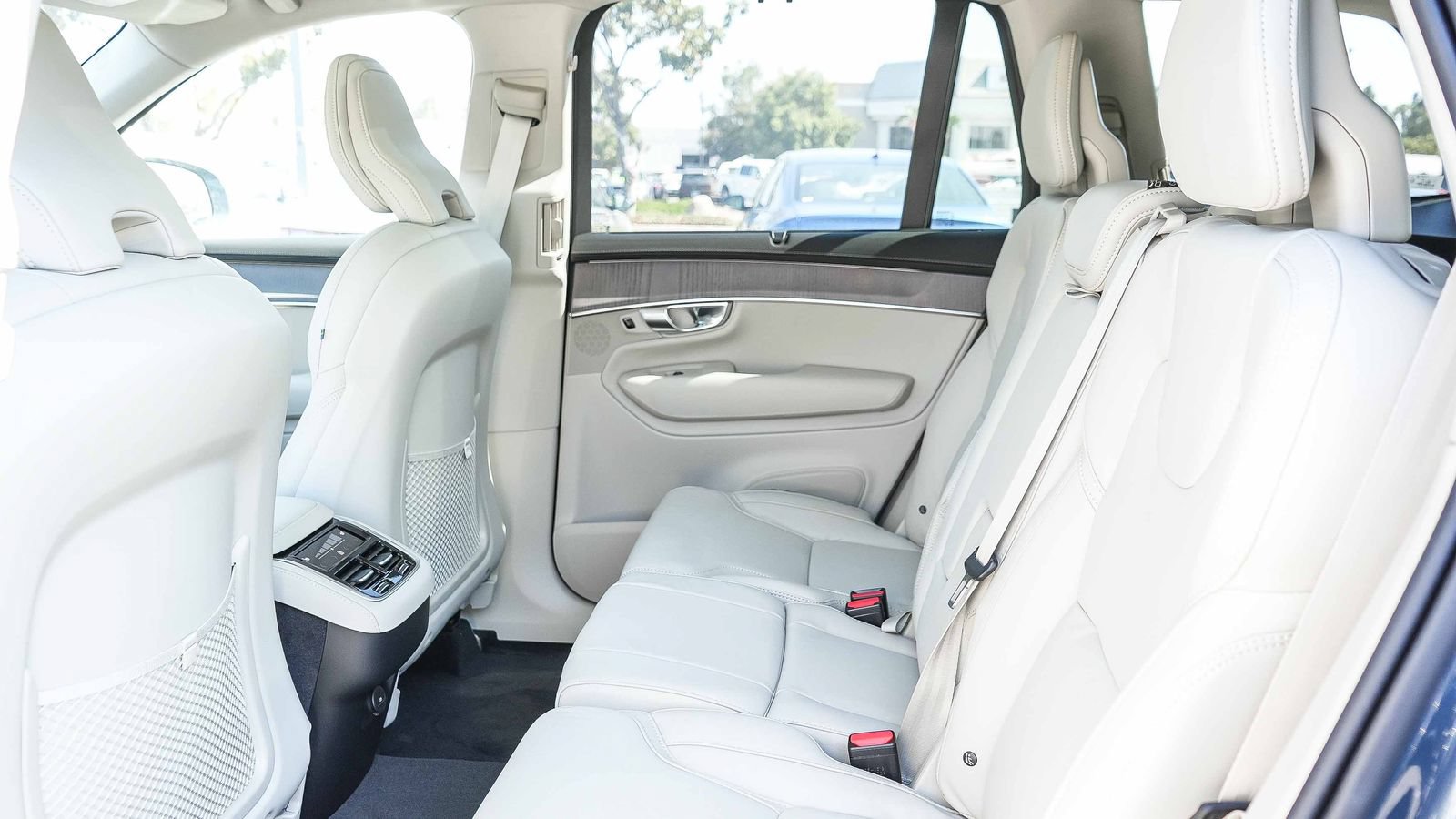 New 2026 Volvo XC90 B6 Ultra w/ Protection Package AWD/4WD image 21