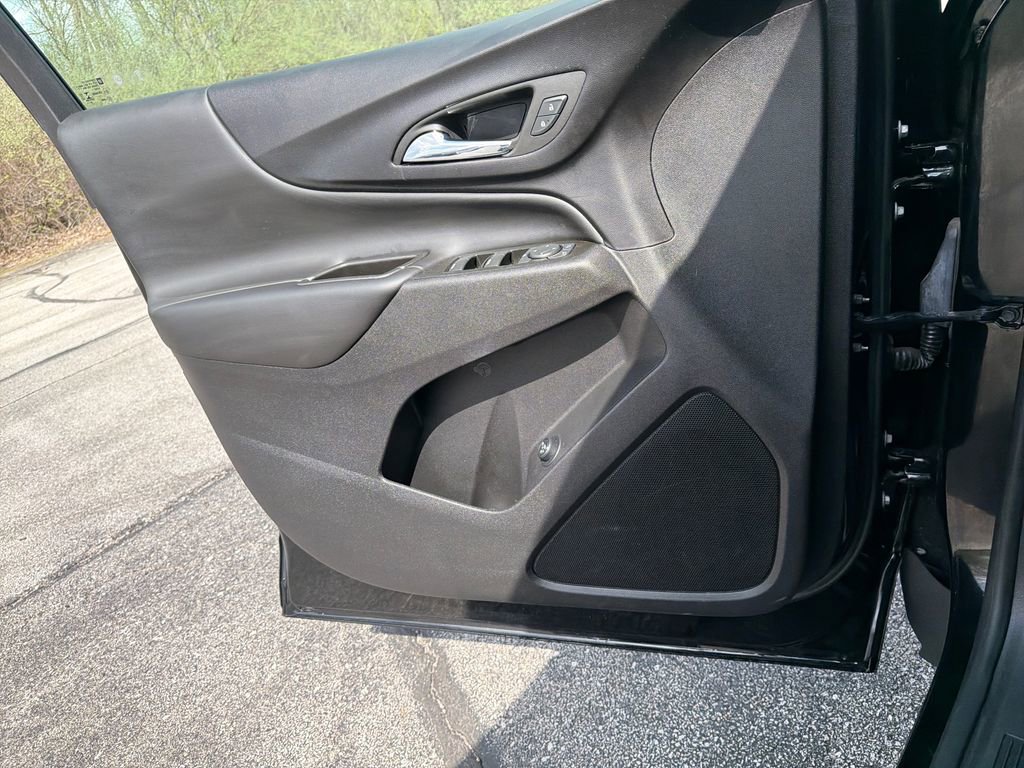 Used 2023 Chevrolet Equinox LT image 11