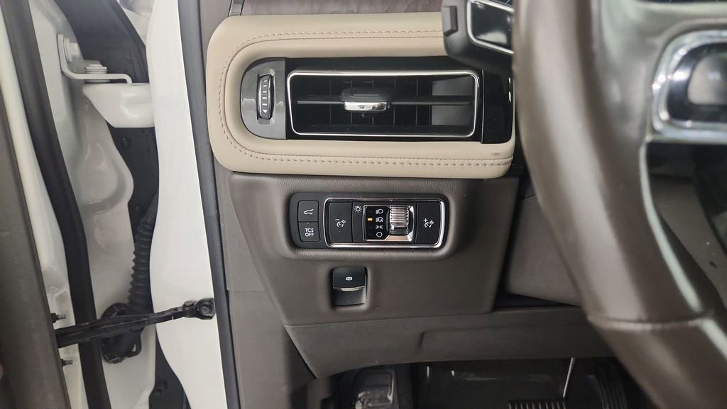 Used 2022 Lincoln Nautilus Reserve image 26