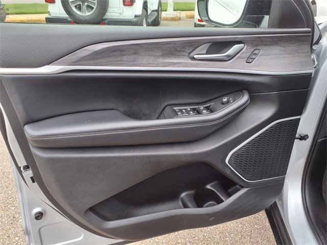 Used 2021 Jeep Grand Cherokee L Limited image 9