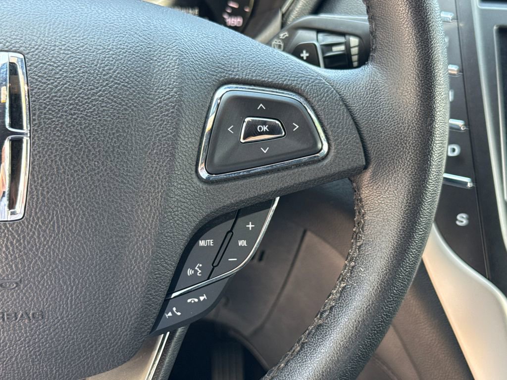 Used 2018 Lincoln MKC Premiere FWD image 16