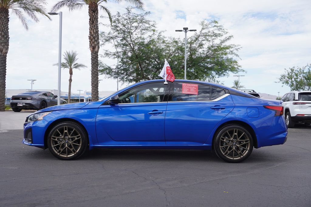 Certified 2025 Nissan Altima 2.5 SR AWD/4WD image 2