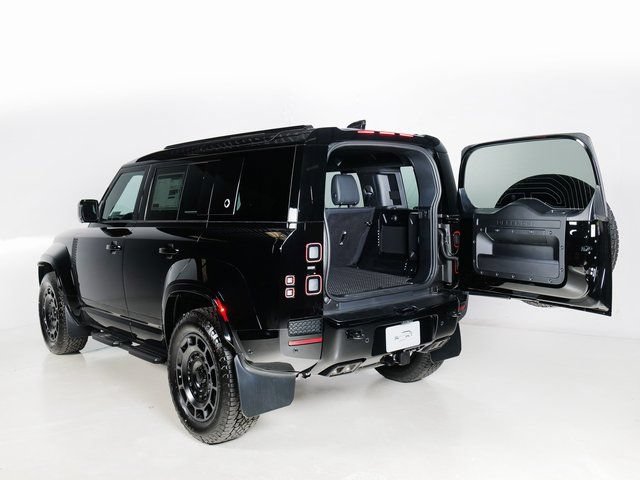 New 2026 Land Rover Defender 110 AWD/4WD image 29