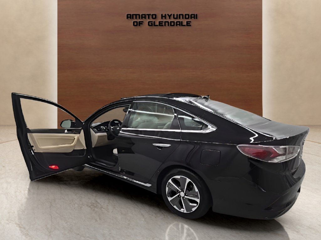 Used 2019 Hyundai Sonata Limited w/ Ultimate Package 02 FWD image 4