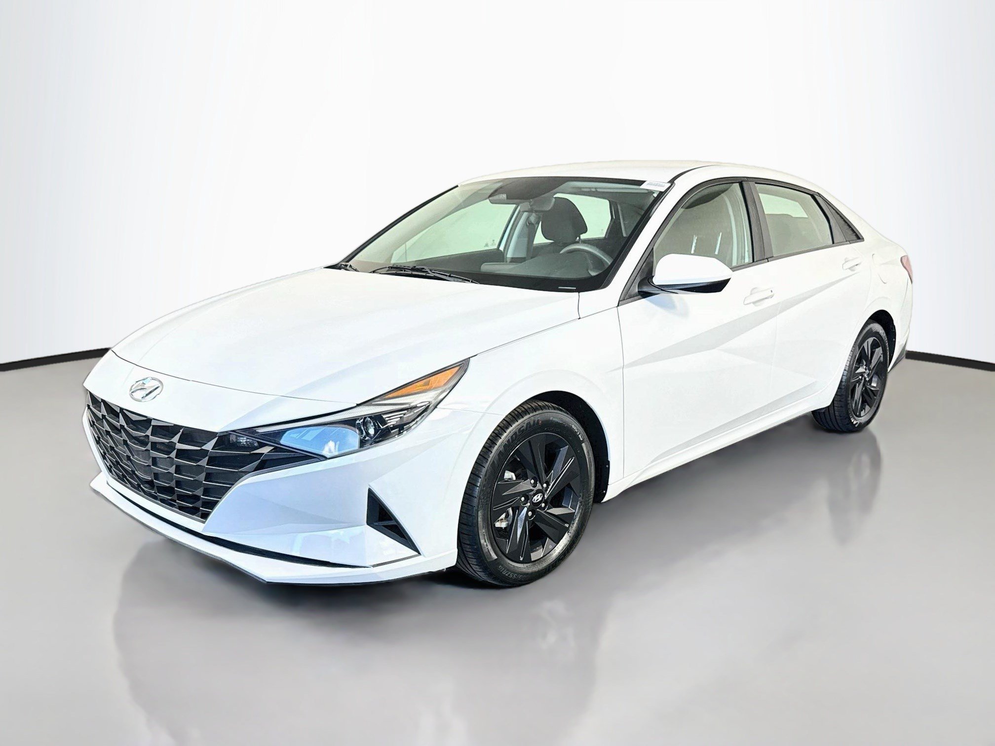 Used 2021 Hyundai Elantra SEL FWD image 4