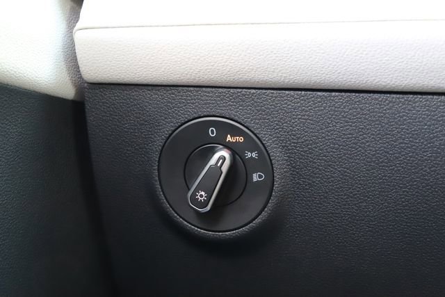 Used 2025 Volkswagen Taos S AWD/4WD image 33