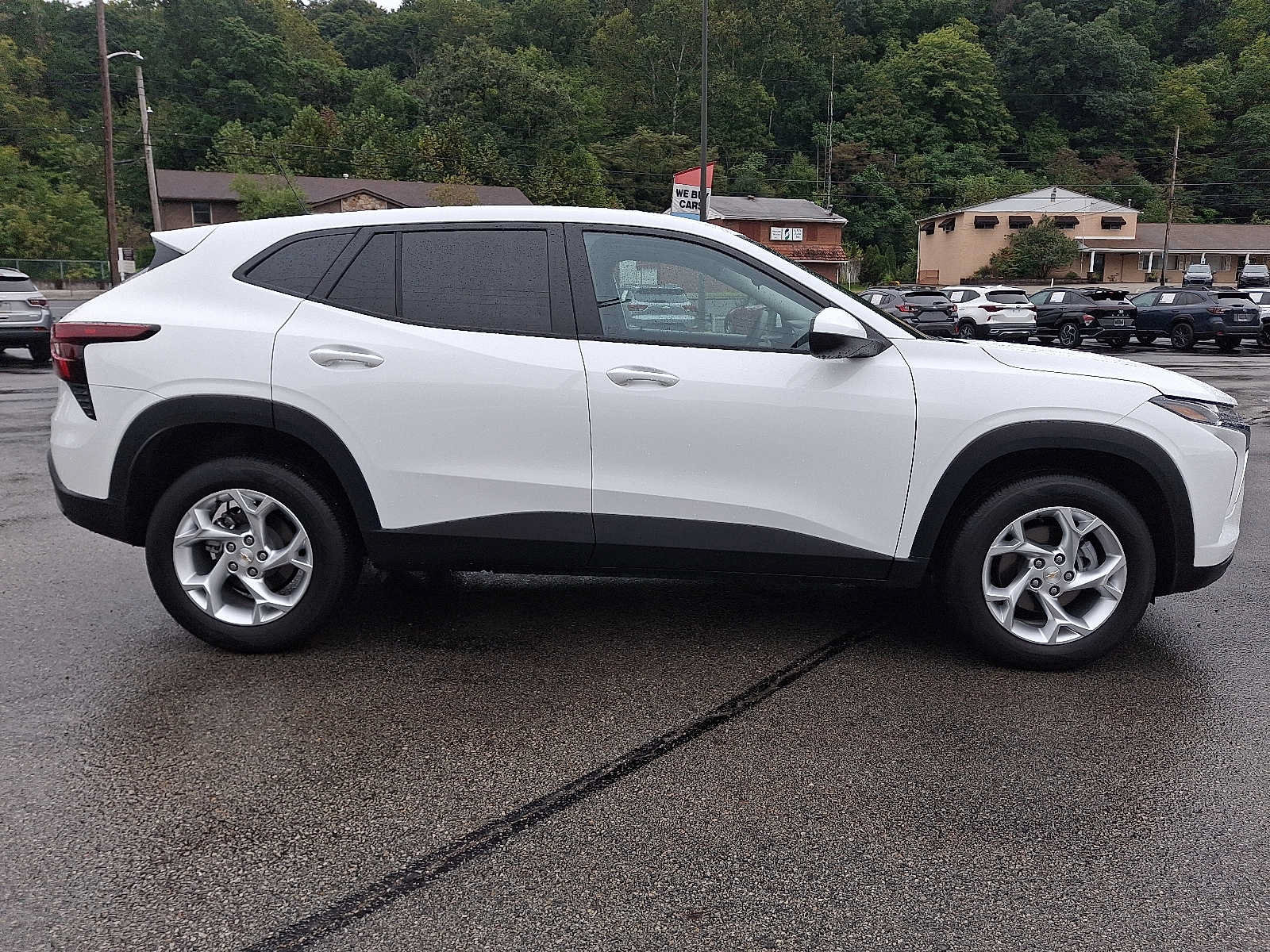 Used 2025 Chevrolet Trax LS w/ LS Convenience Package FWD image 7
