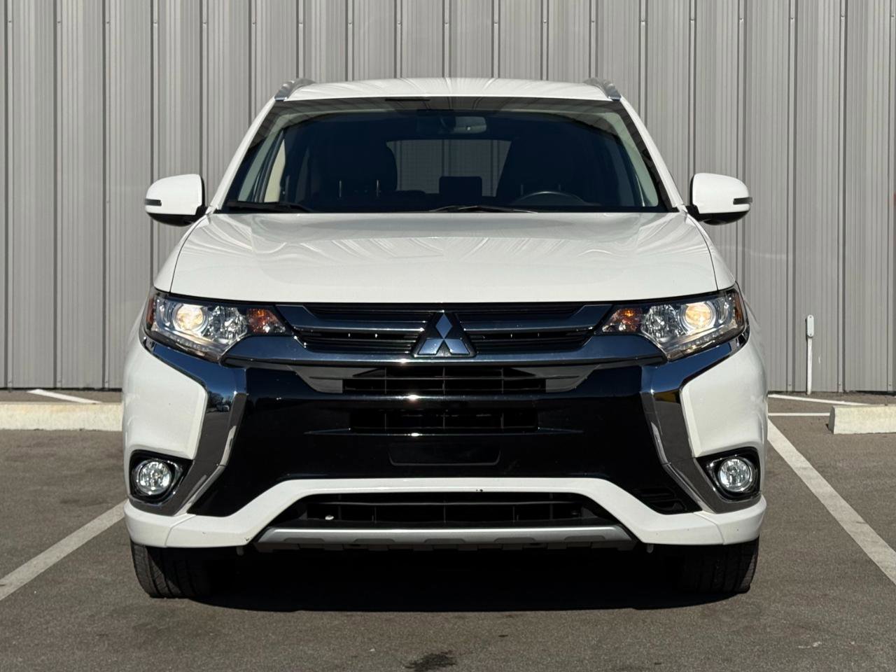 Used 2018 Mitsubishi Outlander SEL image 2