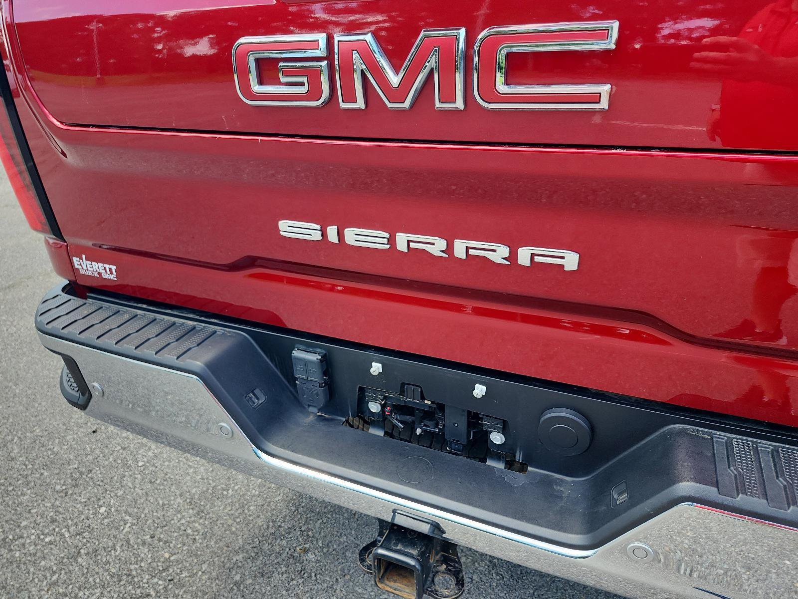 Used 2025 GMC Sierra 2500 SLT w/ SLT Premium Package AWD/4WD image 4