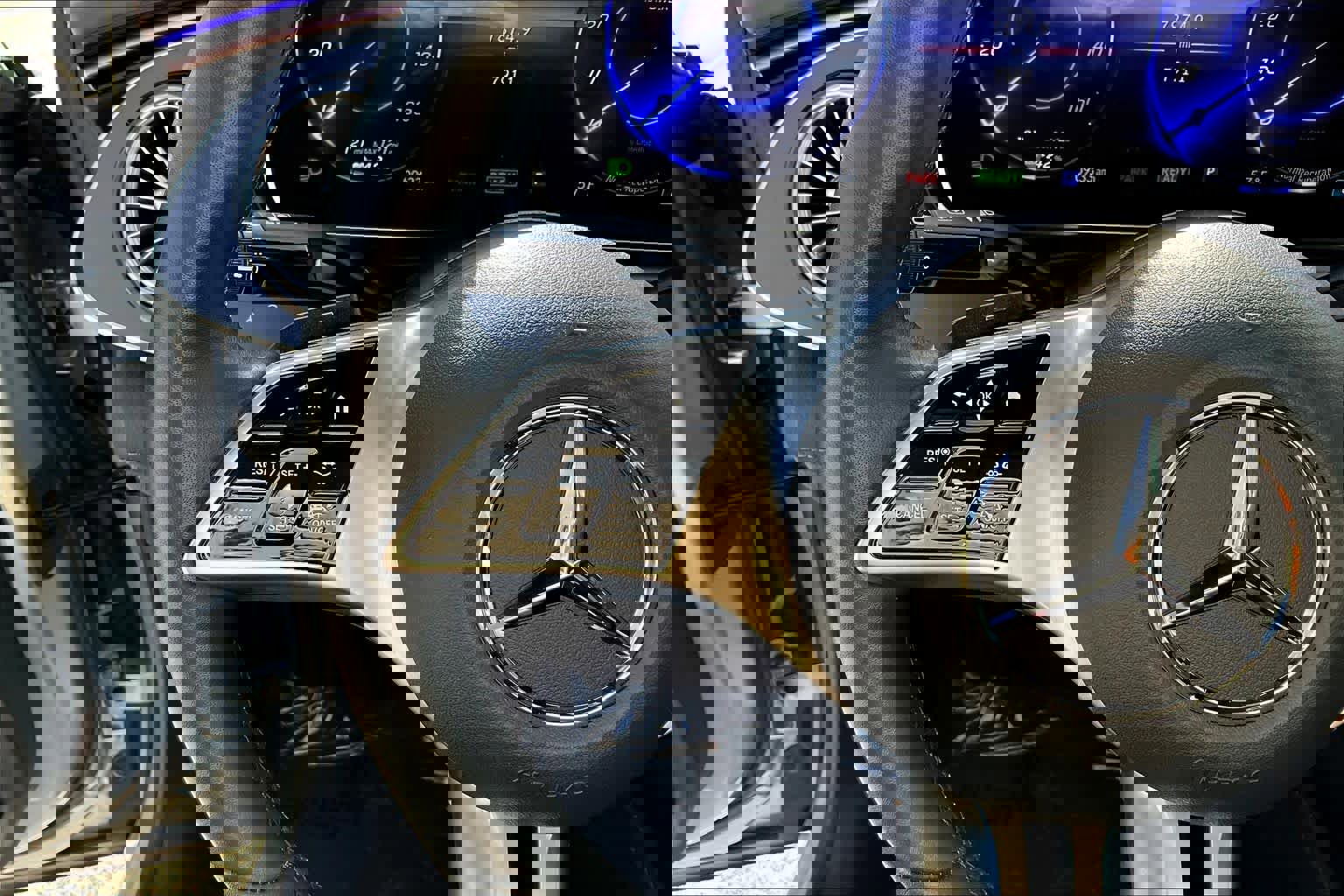 Used 2023 Mercedes-Benz EQE 500 4MATIC Sedan w/ Exclusive Trim Package image 23