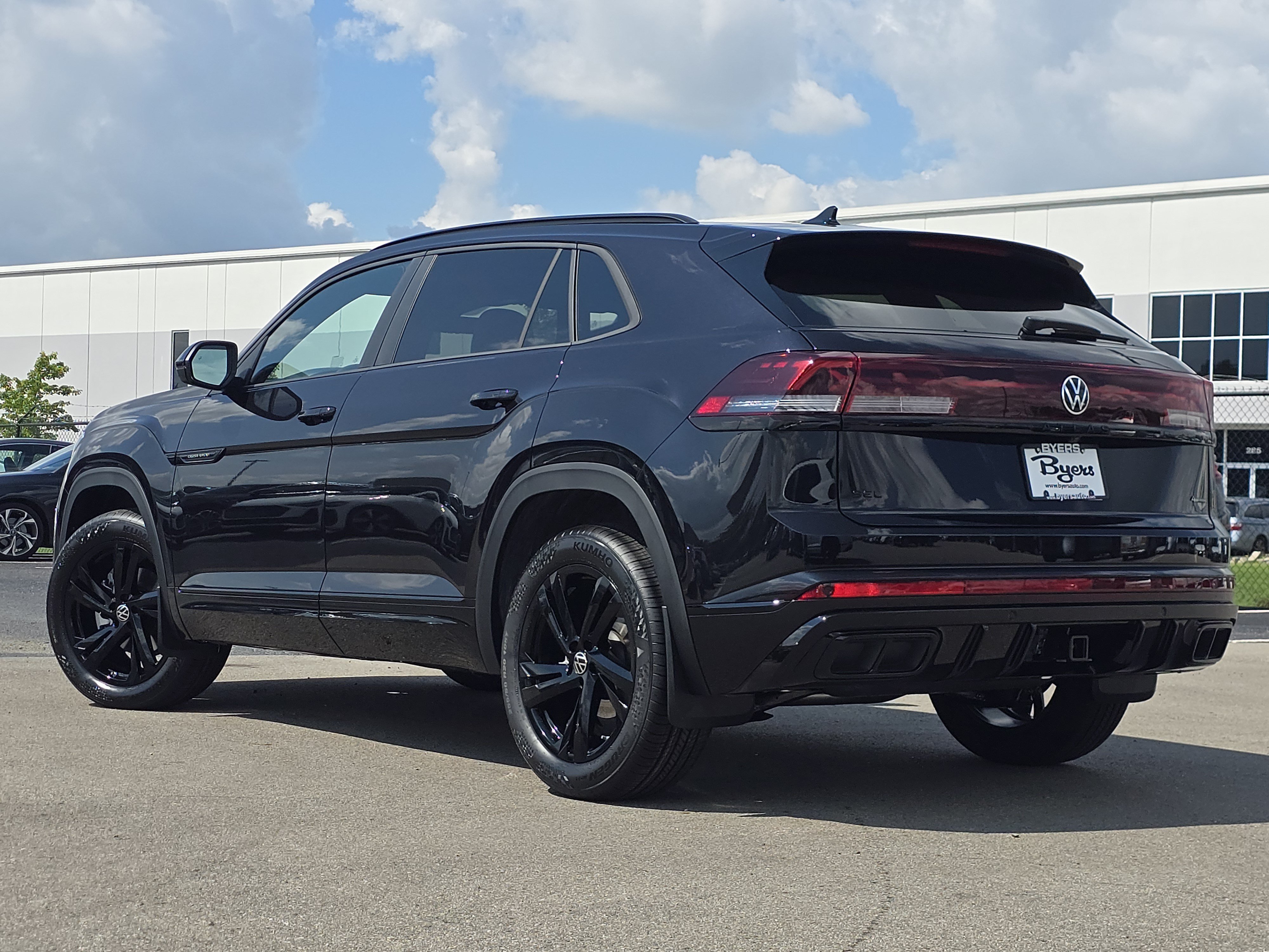 New 2026 Volkswagen Atlas Cross Sport SEL R-Line AWD/4WD image 5