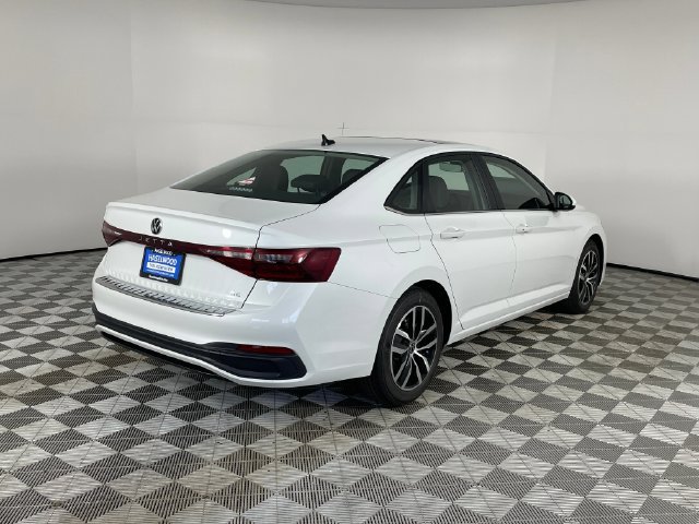 New 2027 Volkswagen Jetta SE FWD image 21