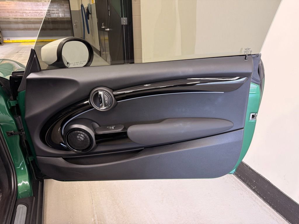 Certified 2024 MINI Cooper SE image 22