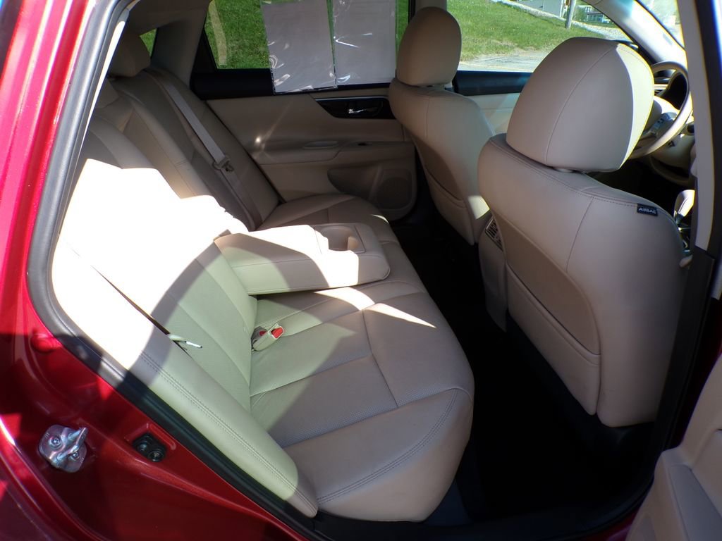 Used 2015 Nissan Altima 3.5 SL FWD image 17
