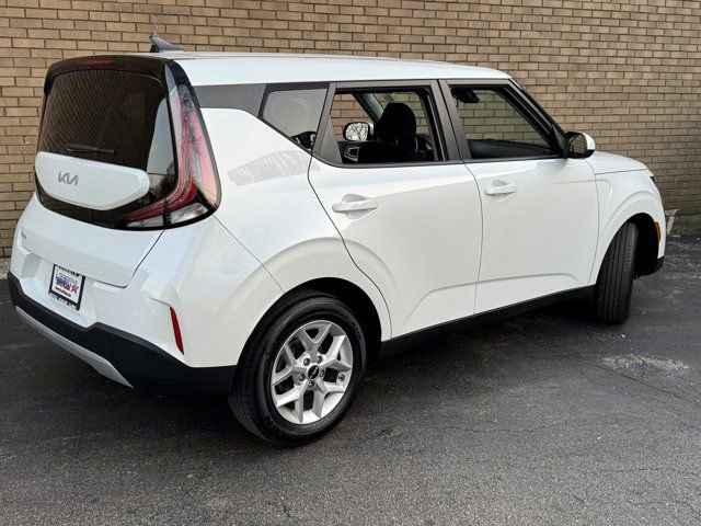 Used 2024 Kia Soul LX w/ Option Group 015 FWD image 22