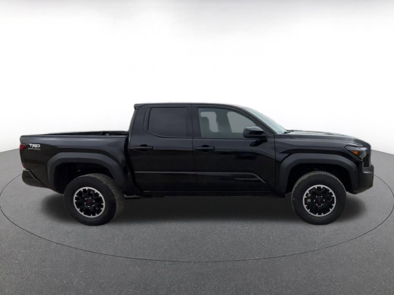 Used 2025 Toyota Tacoma SR image 16