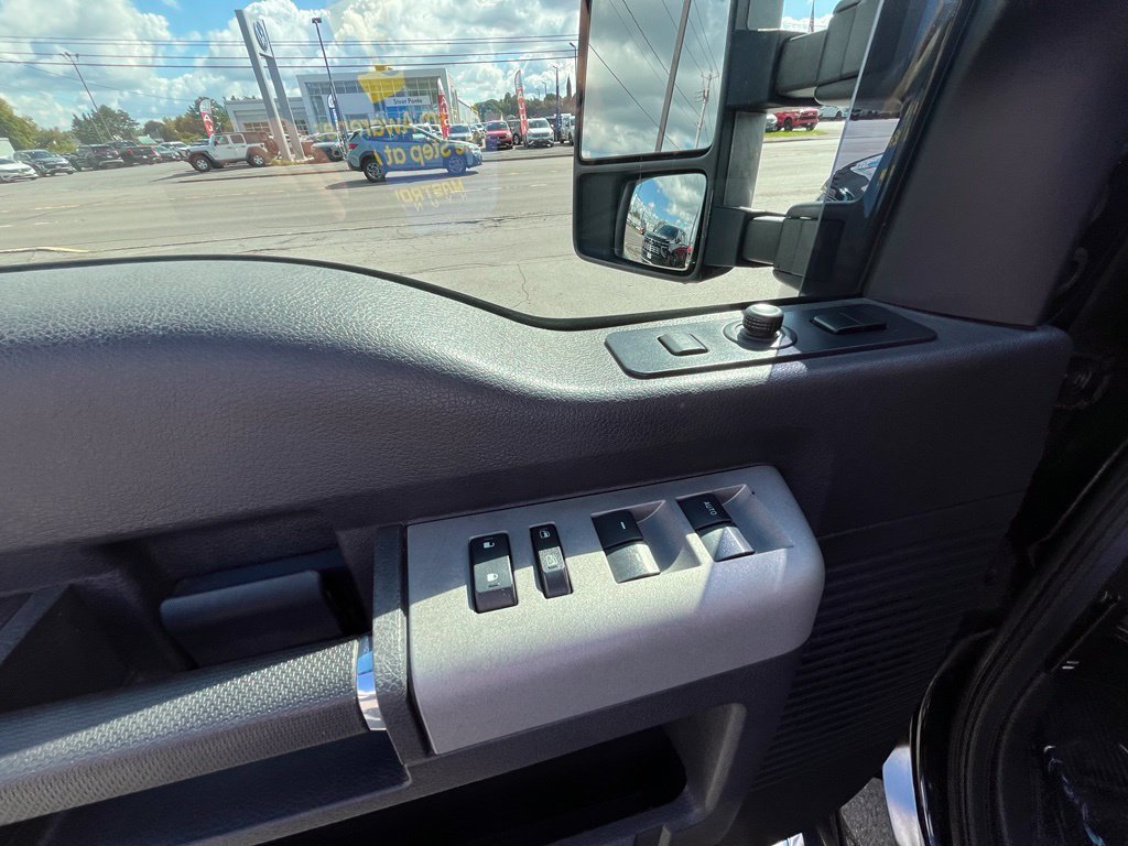 Used 2013 Ford F350 Lariat w/ Lariat Interior Pkg AWD/4WD image 30