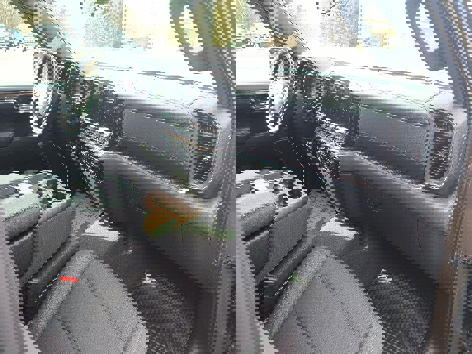 Used 2023 Chevrolet Silverado 1500 LT image 26