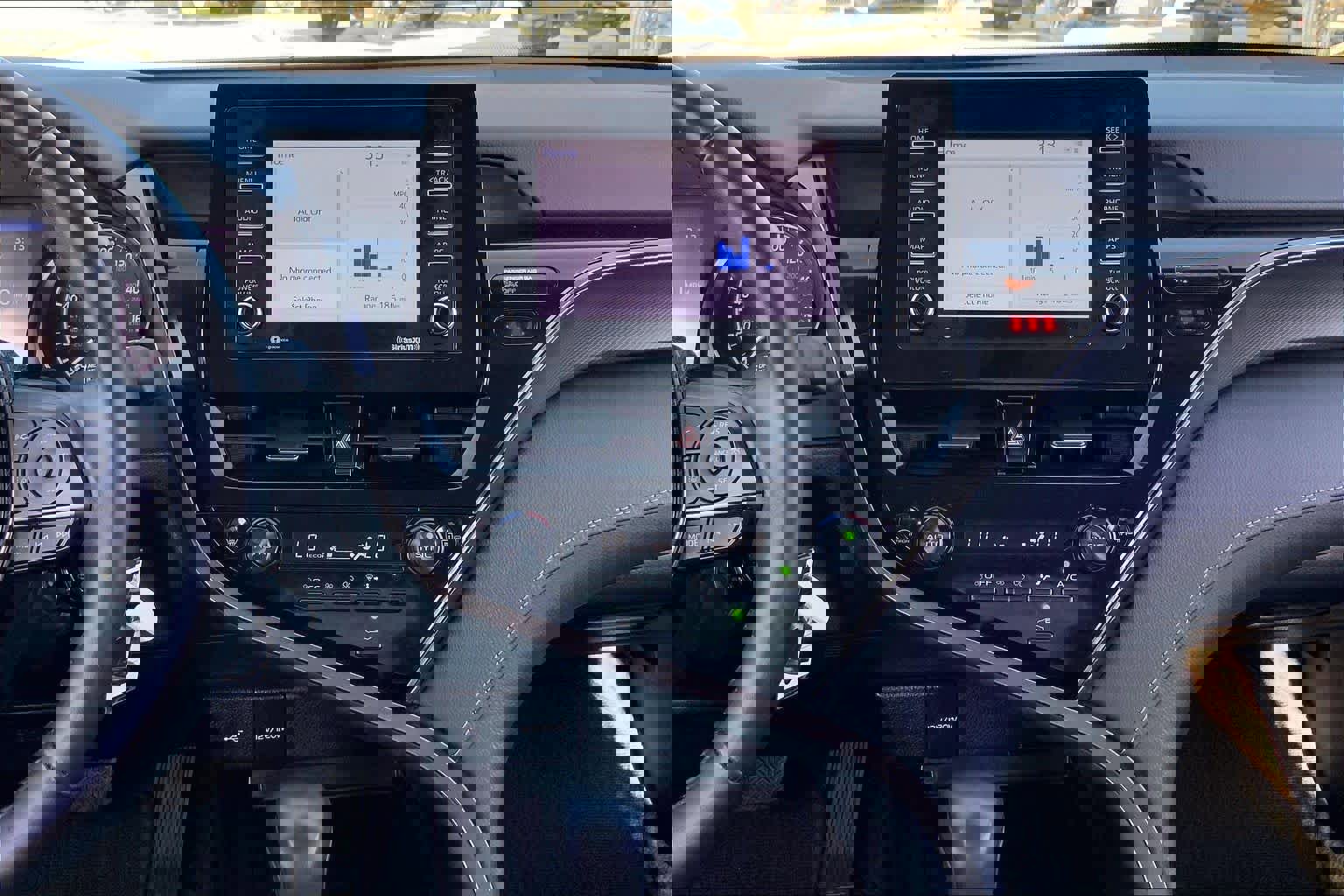 Used 2024 Toyota Camry SE image 6