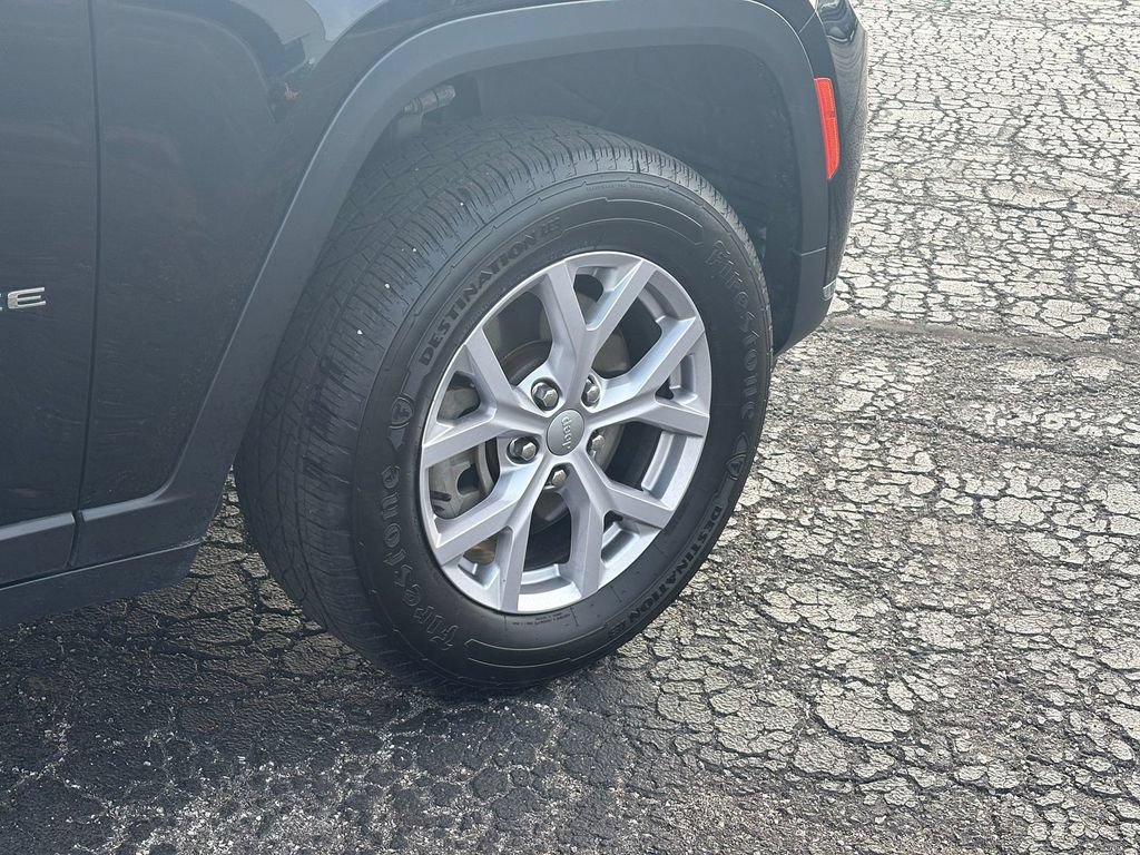 Used 2022 Jeep Grand Cherokee L Limited AWD/4WD image 9