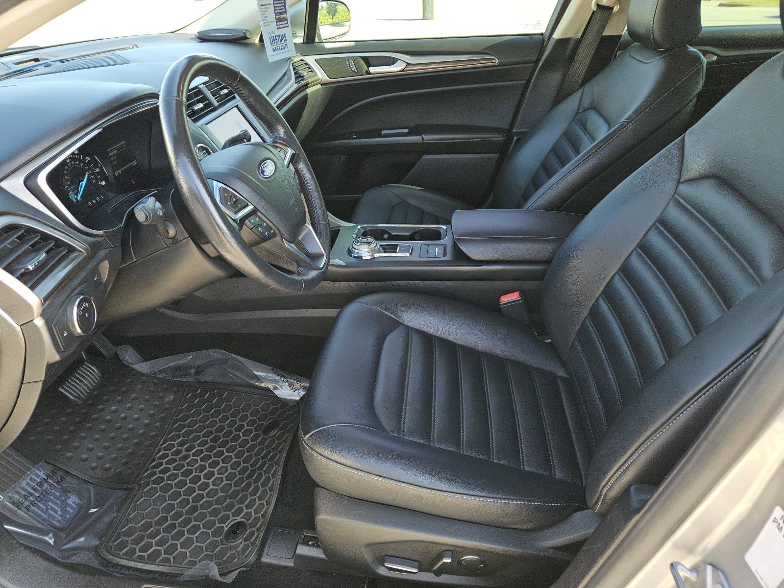 Used 2020 Ford Fusion SEL FWD image 24