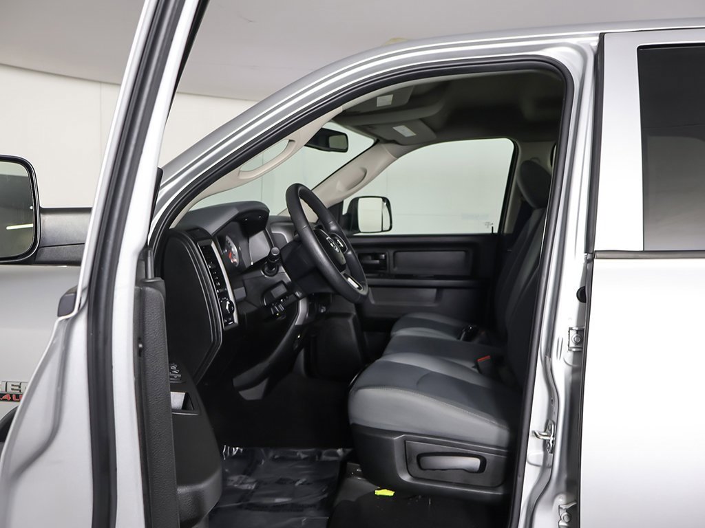 Used 2018 RAM 3500 Tradesman w/ Chrome Appearance Group image 21