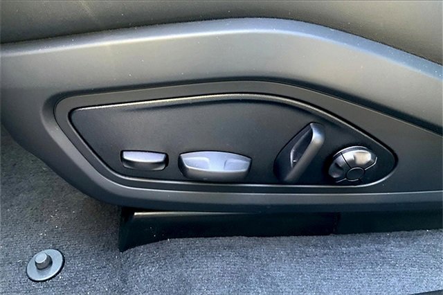 New 2025 Porsche Taycan image 30