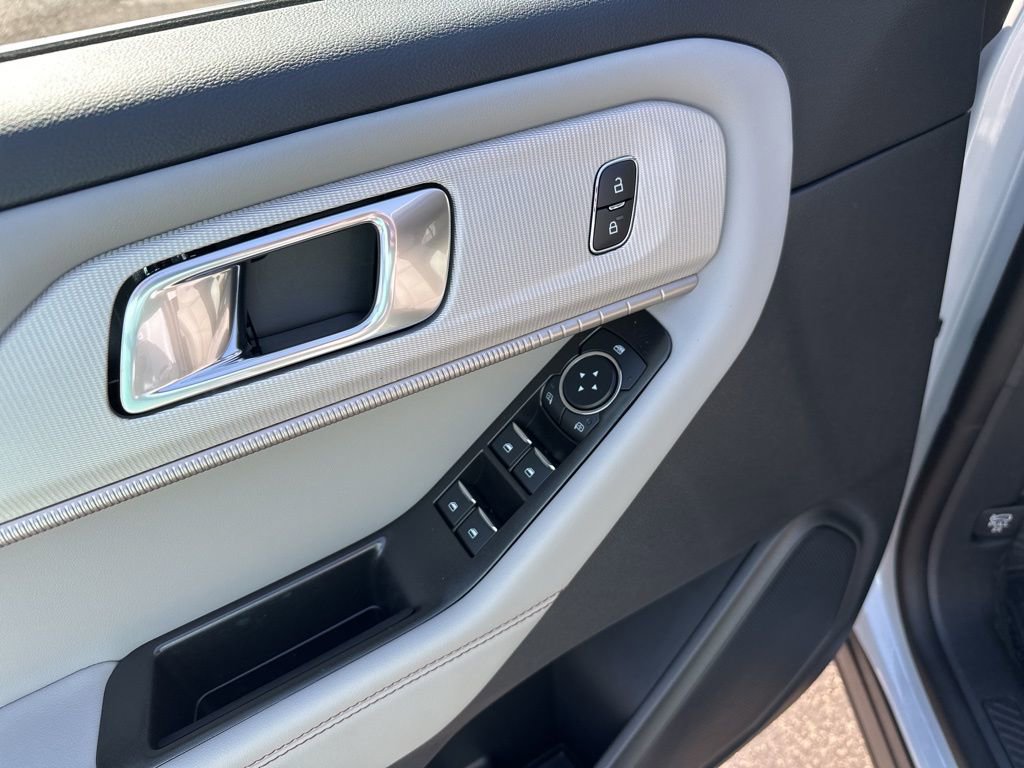 New 2026 Ford Explorer Active image 23