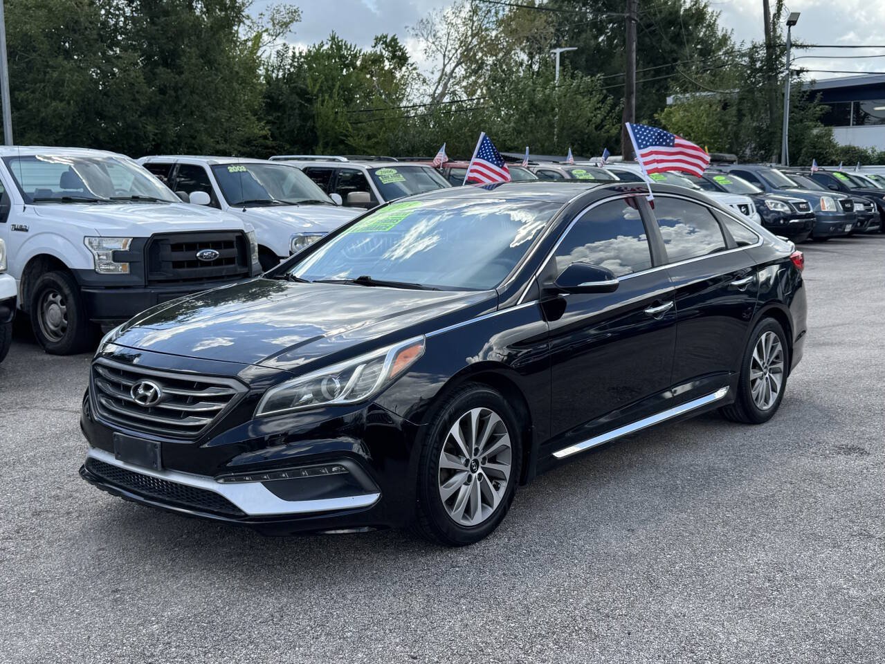 Used 2015 Hyundai Sonata Sport w/ Option Group 03 FWD image 2