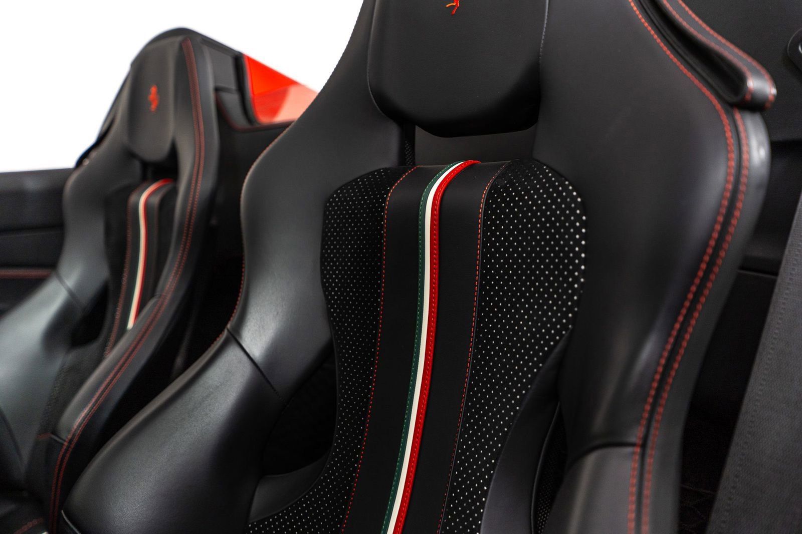 Certified 2021 Ferrari F8 Tributo Base image 35